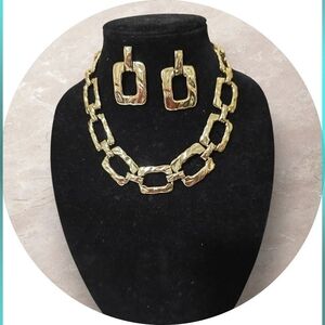 Vintage Gold Geometric Necklace Set